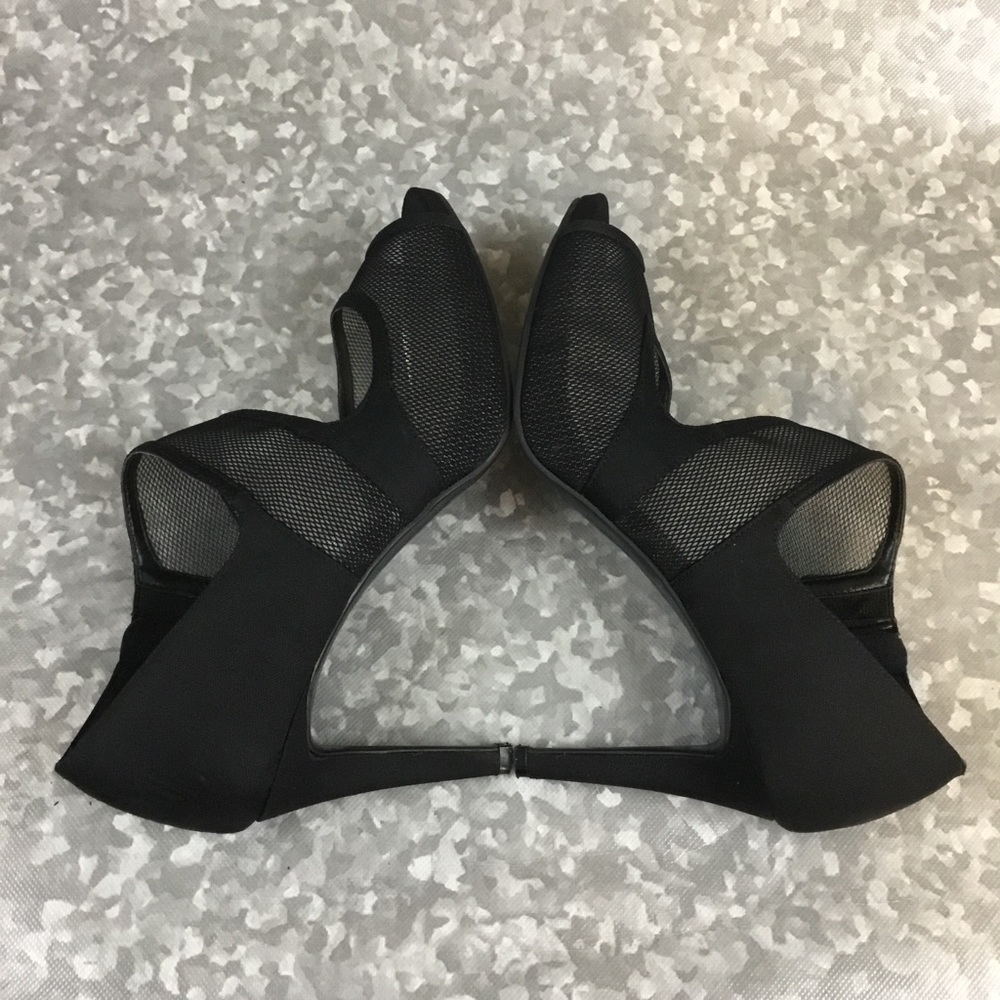 Impo black mesh strap pumps - Picture 6 of 10